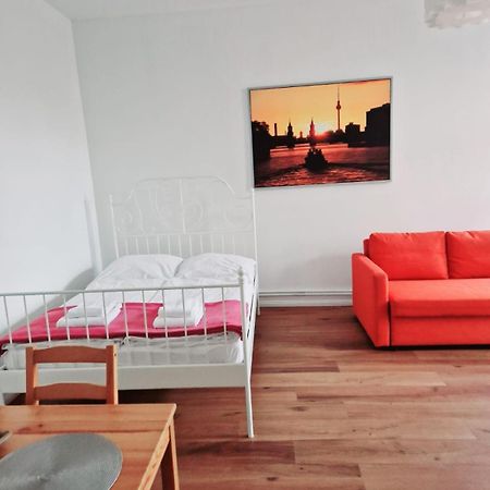 City Studio Apartment For 4, Near Sonnenallee 베를린 외부 사진