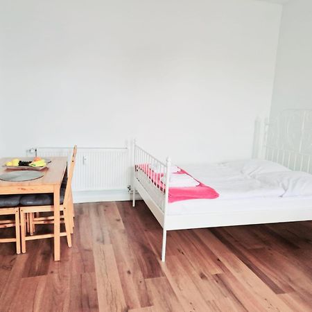 City Studio Apartment For 4, Near Sonnenallee 베를린 외부 사진