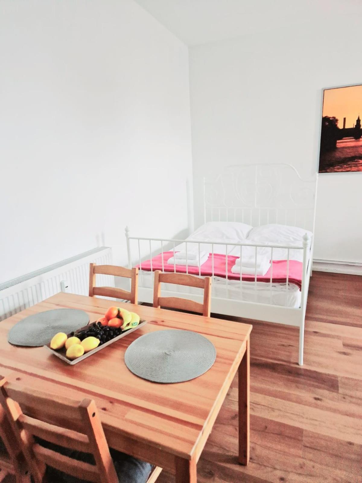City Studio Apartment For 4, Near Sonnenallee 베를린 외부 사진