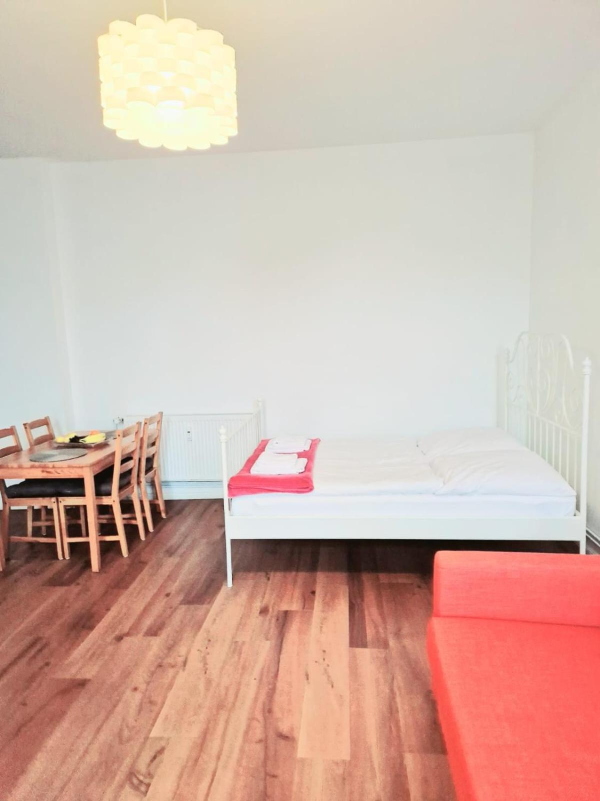 City Studio Apartment For 4, Near Sonnenallee 베를린 외부 사진