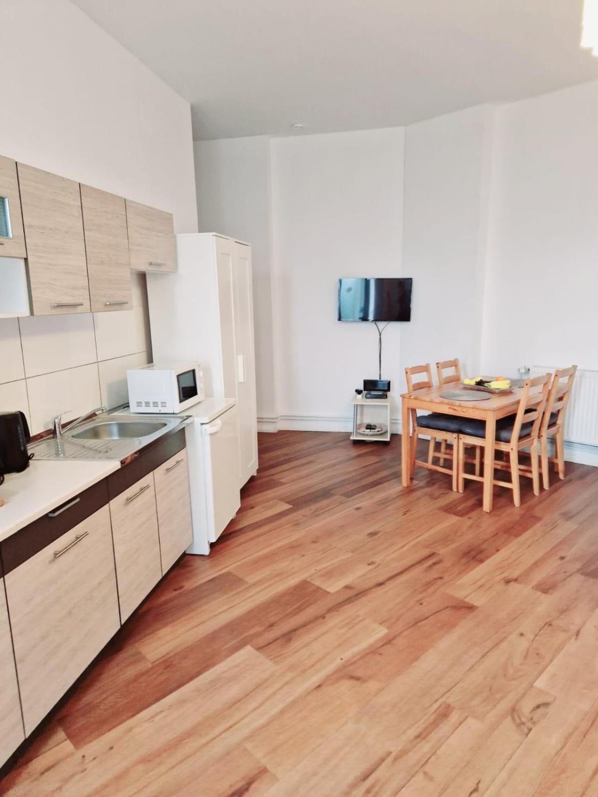 City Studio Apartment For 4, Near Sonnenallee 베를린 외부 사진