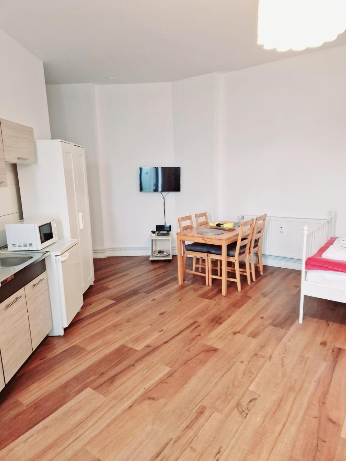 City Studio Apartment For 4, Near Sonnenallee 베를린 외부 사진