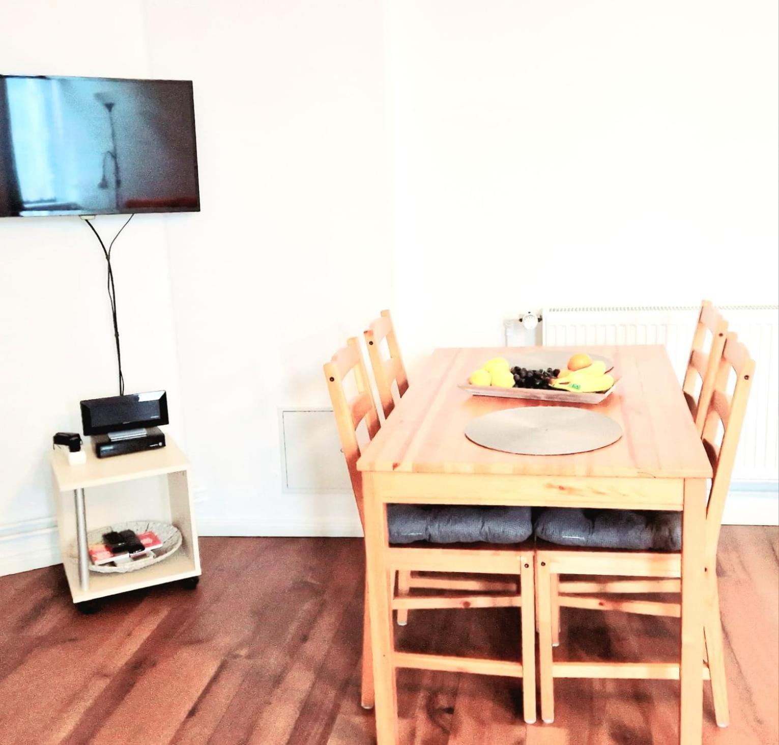 City Studio Apartment For 4, Near Sonnenallee 베를린 외부 사진